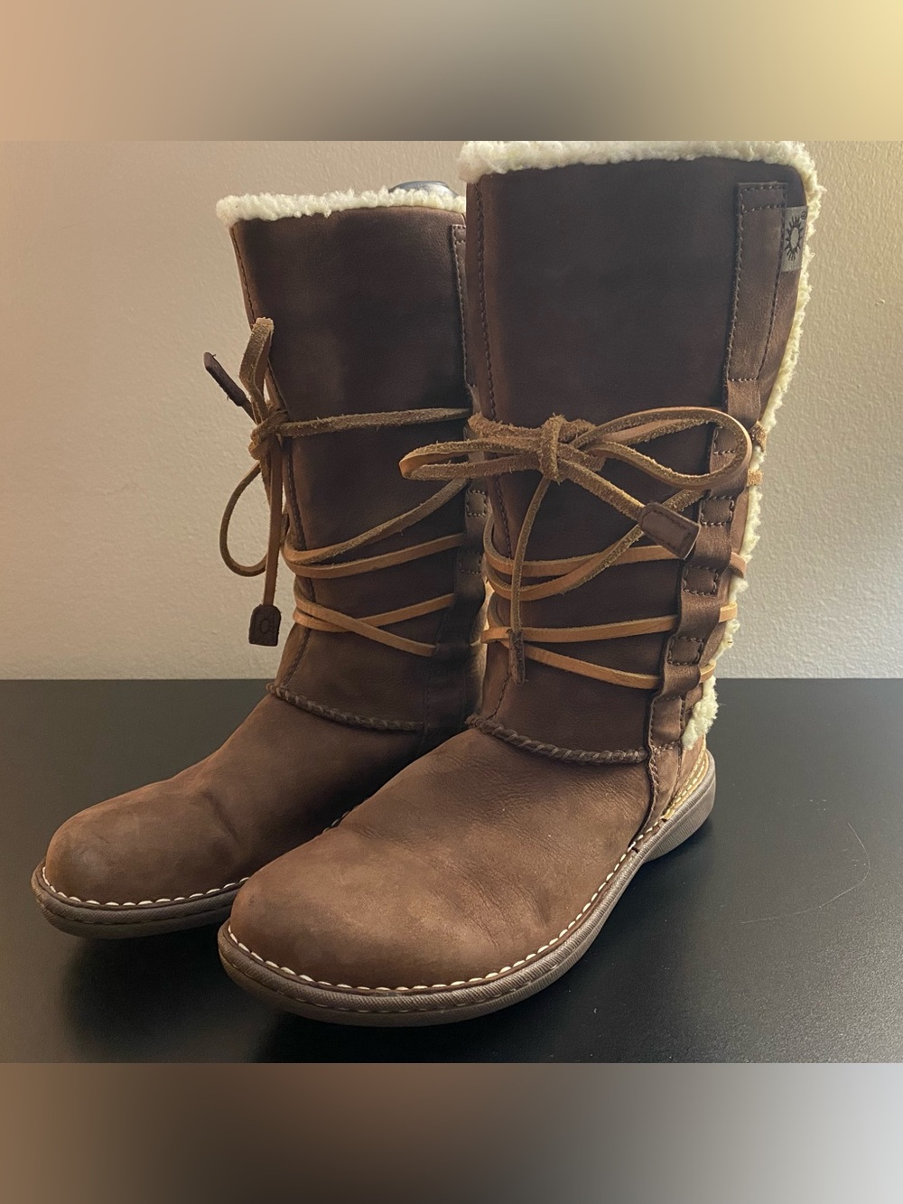 UGG Australia Sundance II Brown Leather Shearling Boots Size 7 S/N 1634 F8006E
